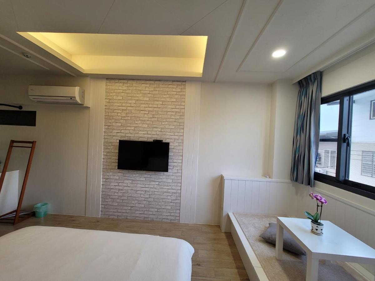 渡小夜電梯民宿 Yilannight B&B Wujie Exterior photo